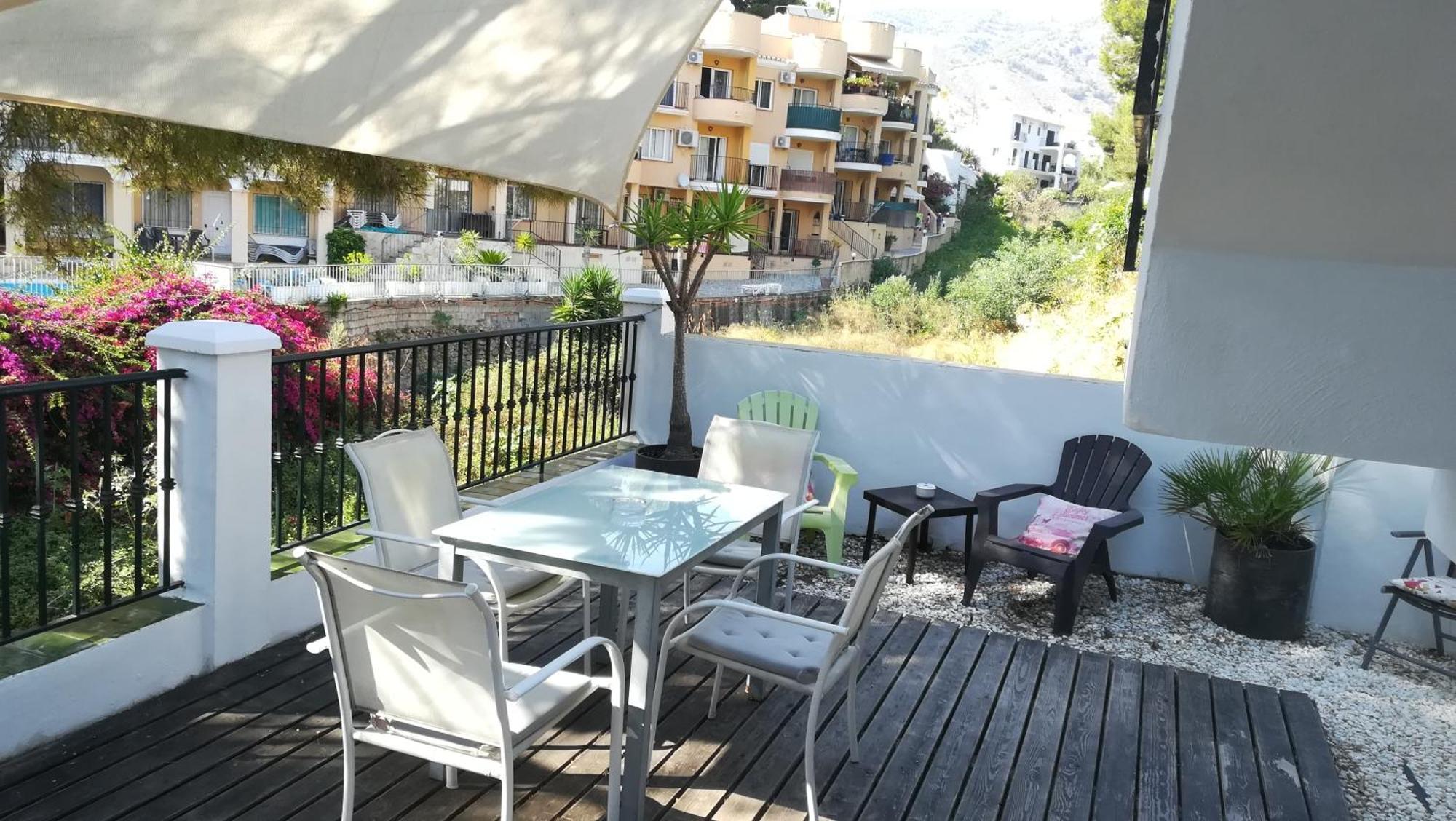 Burriana Holiday Apartments Nerja Quarto foto